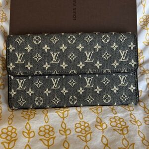 Louis Vuitton Mini Lin Porte-Tresor International Wallet